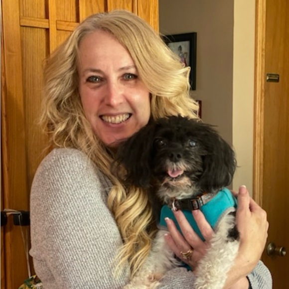 Profile Picture of Melissa Degnan (@degname) on Poshmark