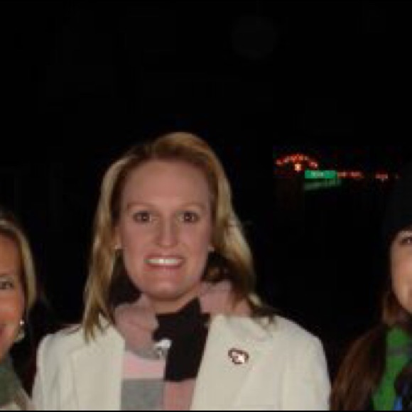 Profile Picture of Traci Donaca (@tbdonaca) on Poshmark