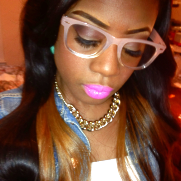 Profile Picture of Rebecca Philippe (@madeinpink) on Poshmark