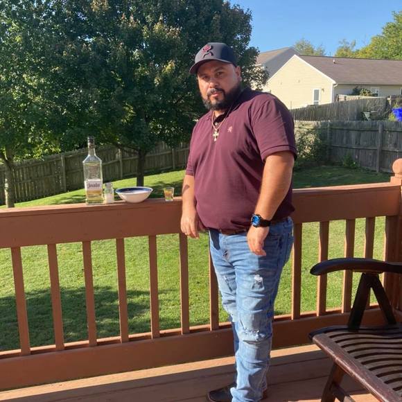 Profile Picture of Eric Ramirez (@eric322008) on Poshmark