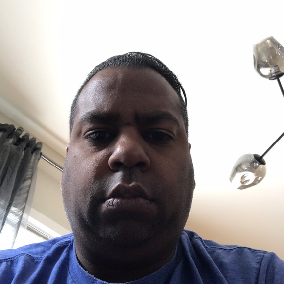 Profile Picture of Larry Singh (@larry_singh) on Poshmark