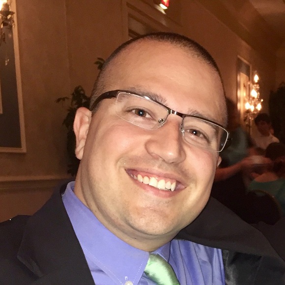 Profile Picture of Vincent Lucente (@vincentlucente) on Poshmark