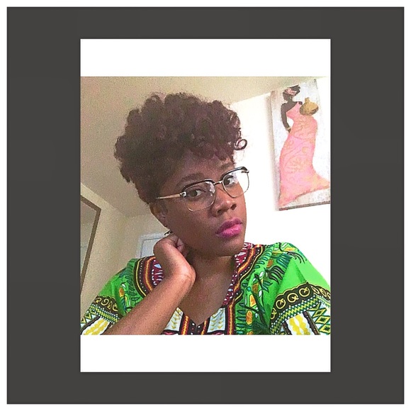 Profile Picture of Divina Stringfellow (@vinabean24) on Poshmark