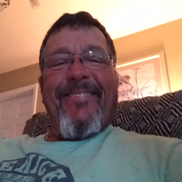 Profile Picture of Thomas Murray (@kimber690) on Poshmark