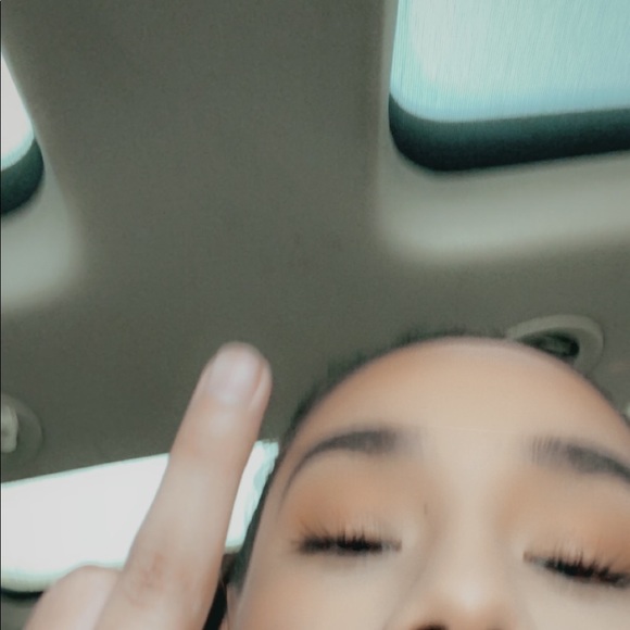 Profile Picture of Eilene Ontiveros (@eileneontiveros) on Poshmark