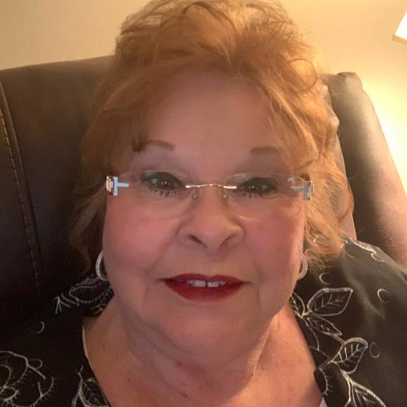 Profile Picture of Marilyn Attaway (@marilynattaway) on Poshmark