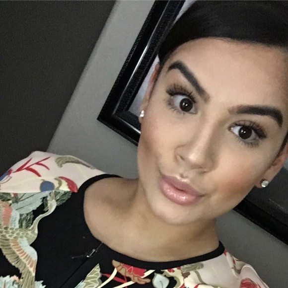 Profile Picture of Lily Ruiz (@lilyruiz14) on Poshmark