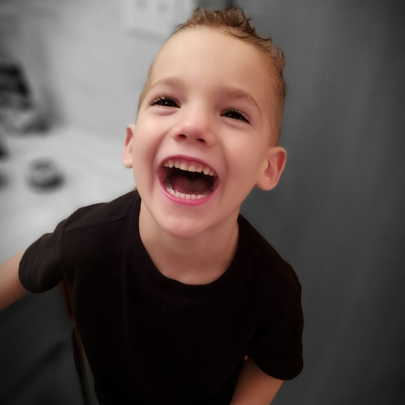 Profile Picture of Dustin Dorr (@delwyn2006) on Poshmark