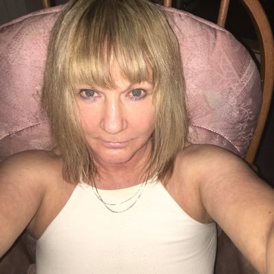 Profile Picture of Nancy Hebert (@nanj428) on Twitter