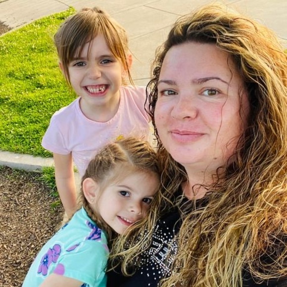 Profile Picture of Lorena Balesi (@lorenakule1) on Poshmark