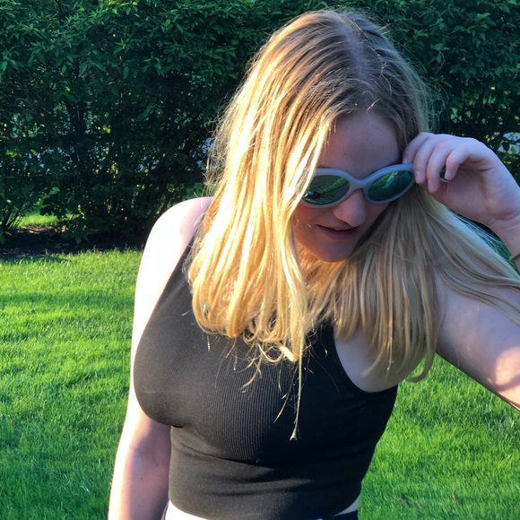 Profile Picture of Isabel Kulakowski (@izzyku) on Poshmark