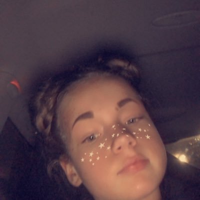 Profile Picture of Louise Dunlop (@louisedunlop8) on Twitter