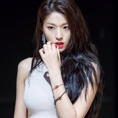 Profile Picture of SEOLHYUN (@seolhyunnari) on Twitter