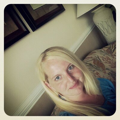 Profile Picture of Kristi Hinson (@khinson22106) on Twitter