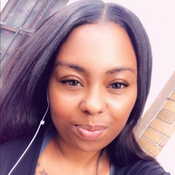 Profile Picture of Justine Maxwell (@justme1203) on Poshmark