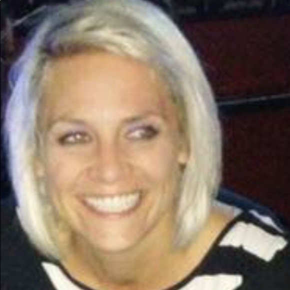 Whitney Palmer - Poshmark Profile Picture of Whitney Palmer (@xivlouis) on Poshmark