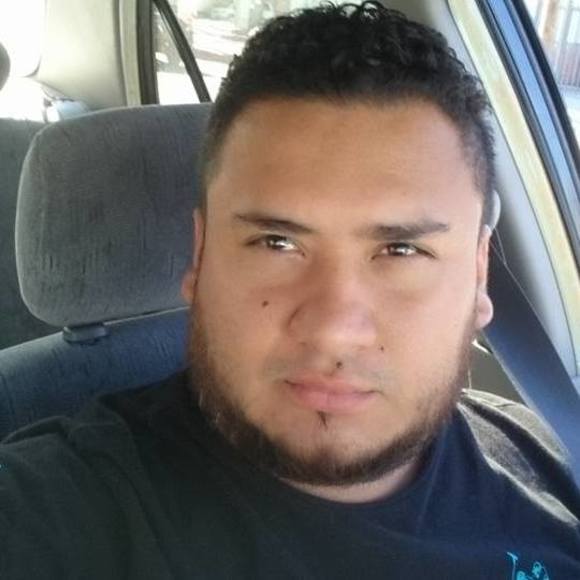 Profile Picture of Carlos Bueso (@carlos2084) on Poshmark