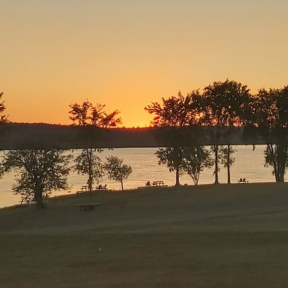 Profile Picture of Trudy Mclaggan (@bigpaws3) on Poshmark