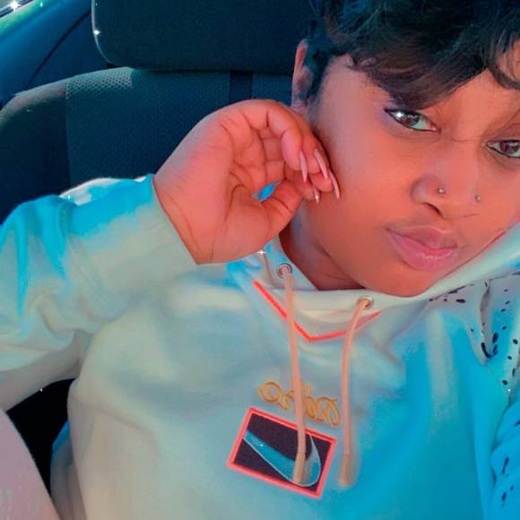 Profile Picture of Mskita Scott (@shakita26) on Poshmark