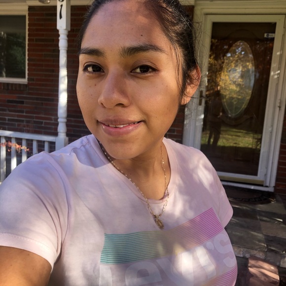 Profile Picture of Maria Cortes (@mari_luisa) on Poshmark