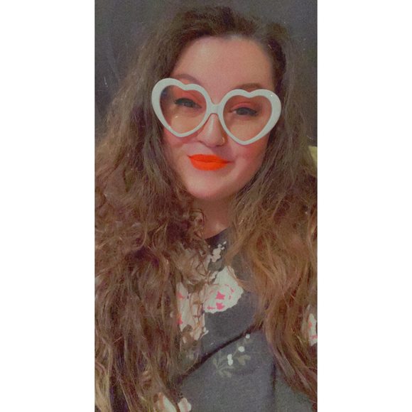 Profile Picture of Amanda Click (@_mandalynnxo) on Poshmark