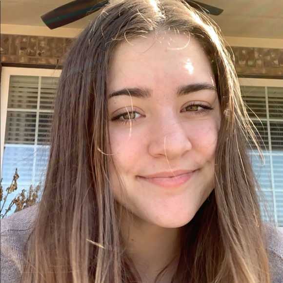 Profile Picture of Kyleigh Aldridge (@kyleighaldridge) on Poshmark
