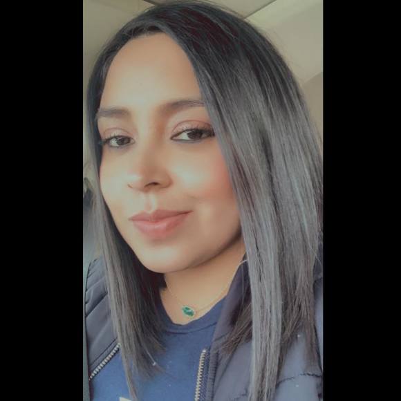 Profile Picture of Sandra Mata (@matasandra) on Poshmark