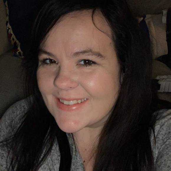 Profile Picture of Casey Weaver (@caseyweaver381) on Poshmark