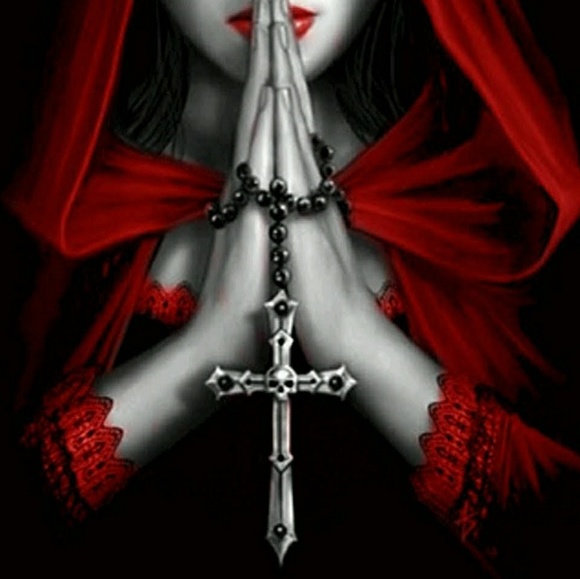 Profile Picture of Athenia Crow (@atheniac) on Poshmark