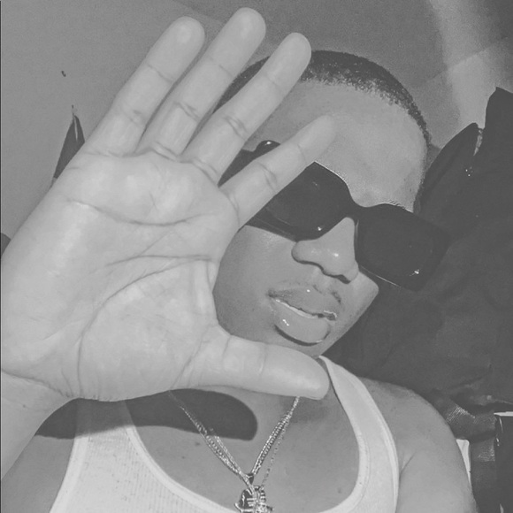 Profile Picture of Brandon Hayles (@brandon_hayles) on Poshmark