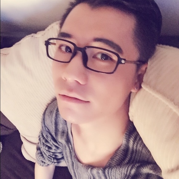 Profile Picture of Joey Wu (@botz0131) on Poshmark