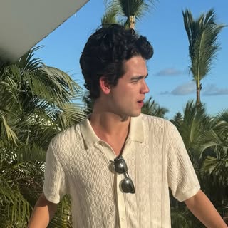 Profile Picture of Collin (@collin.hall) on Instagram