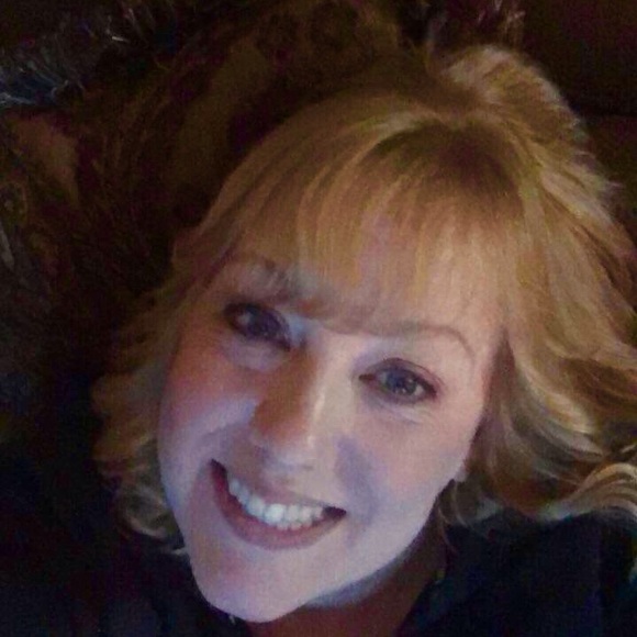 Profile Picture of Dawn Arwine (@patrickjosie17) on Poshmark