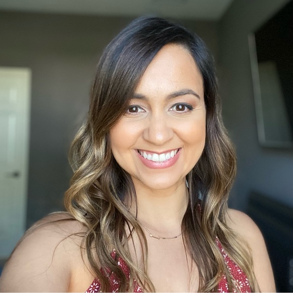 Profile Picture of Brenda Berardo (@bberardo930) on Poshmark