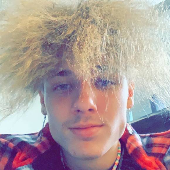 Profile Picture of Ryan Ecton (@ryanecton) on Poshmark