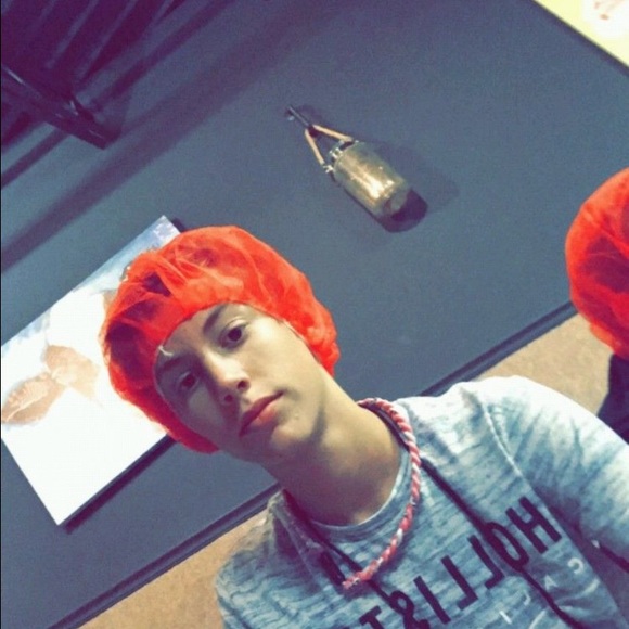 Profile Picture of Ian Becker (@whoisianb) on Poshmark
