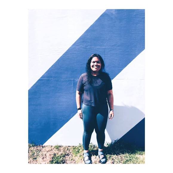 Profile Picture of Robyn Mitchell (@robyn_mitch) on Poshmark