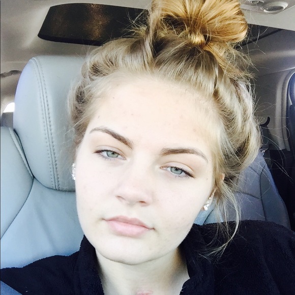 Profile Picture of Alex Rotert (@allisterr13) on Poshmark