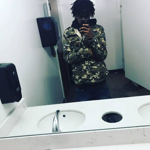 Profile Picture of Darren Harris (@dharris15) on Poshmark