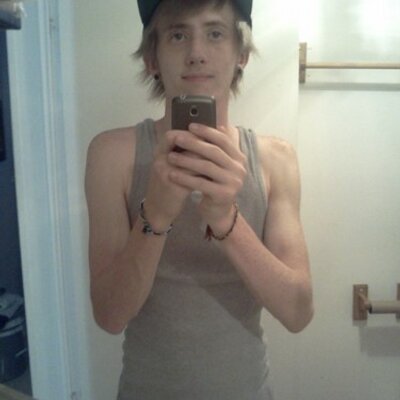 Profile Picture of Chris Hargrove (@bakinblake420) on Twitter