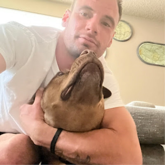 Profile Picture of Curtis Ellis (@curtis_ellis) on Poshmark