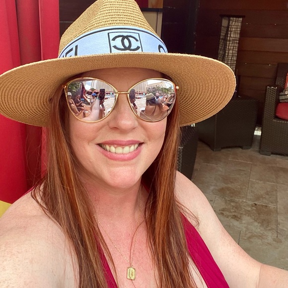 Profile Picture of Allison Alvarez (@allisonalvarez) on Poshmark
