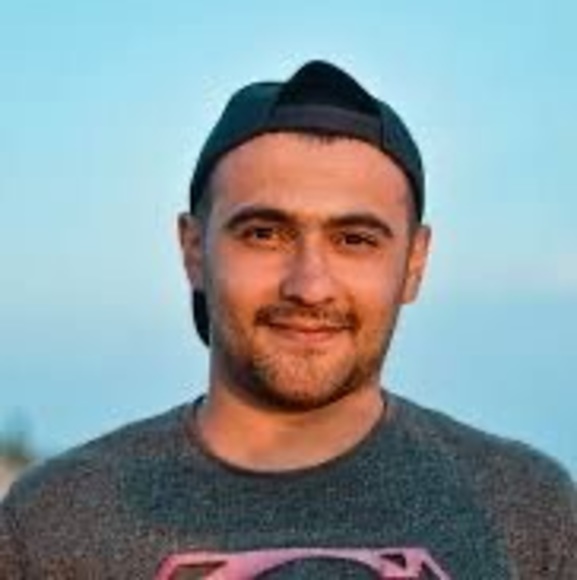 Profile Picture of Roberto Marcellas (@rmarcellas) on Poshmark
