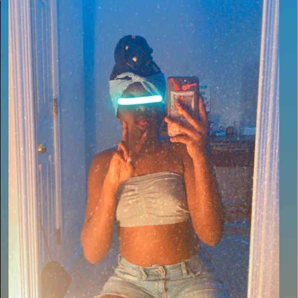 Profile Picture of Mimi Poughh (@fwyb_mimi) on Poshmark