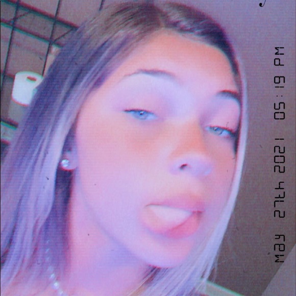 Profile Picture of Devin Long (@dbrooke0205) on Poshmark