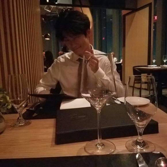 Profile Picture of Kevin Zhou (@kevinzhou874) on Poshmark