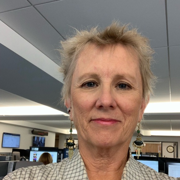 Profile Picture of Jan Shoebridge (@jaalbash) on Poshmark