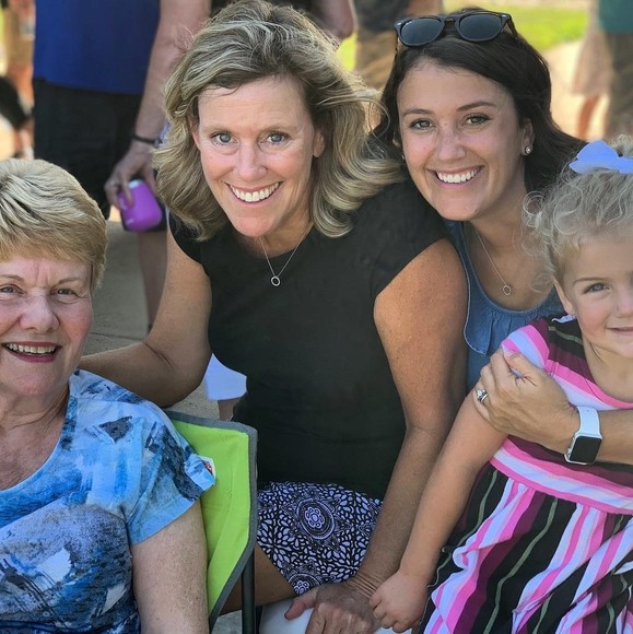 Profile Picture of Renee Masching (@masch5) on Poshmark