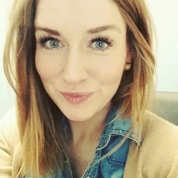 Profile Picture of Krystina Engle (@ksquire08) on Poshmark