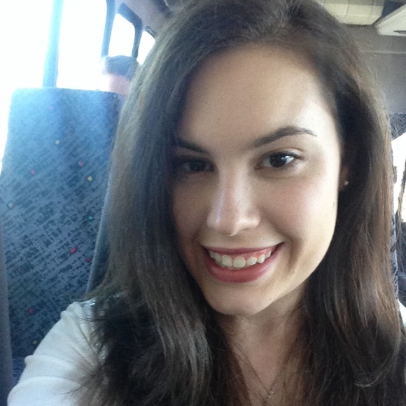 Profile Picture of Ashley Figatner (@afigatner) on Poshmark